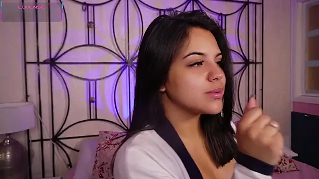 Sophia wilsonn  online show from December 19, 2025, 11:06 am