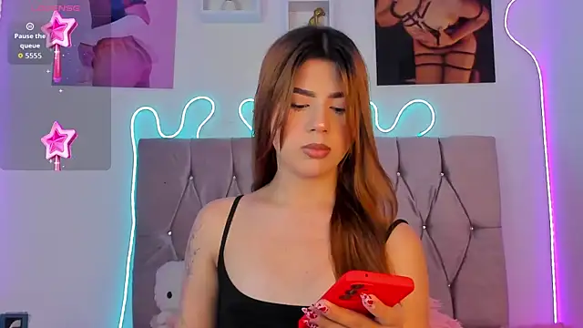 Ashley piinkk  online show from November 4, 2025, 12:04 pm