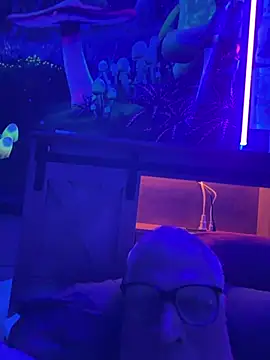 Mimmoromeo1973 online show from April 7, 2026, 4:02 am