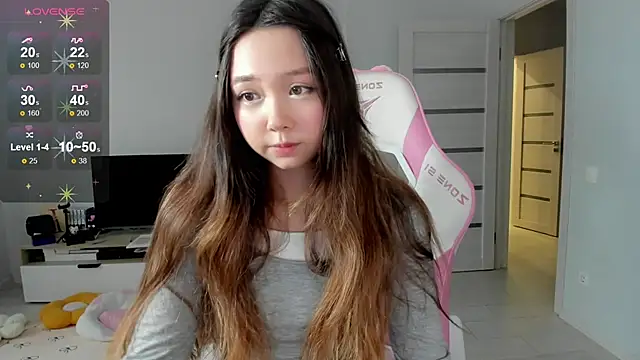 Snapshot of Fluffy_Rose chatting on May 31, 2026, 3:15 am Fluffy Rose online show from May 31, 2026, 3:15 am
