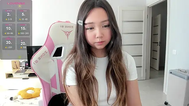 Fluffy Rose online show from June 20, 2026, 3:09 am