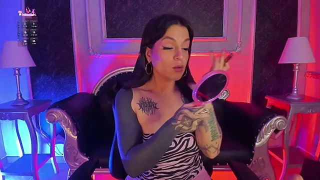 Snapshot of MeganDraco_ chatting on May 20, 2026, 1:06 pm MeganDraco online show from May 20, 2026, 1:06 pm
