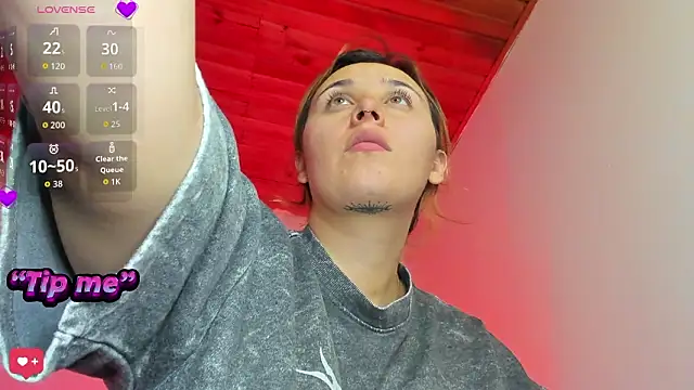 bonnie moon  online show from February 3, 2026, 8:36 pm