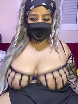 Snapshot of mari_layali chatting on December 6, 2024, 7:21 am mari layali online show from December 6, 2024, 7:21 am