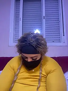 Snapshot of mari_layali chatting on December 23, 2024, 2:56 am mari layali online show from December 23, 2024, 2:56 am