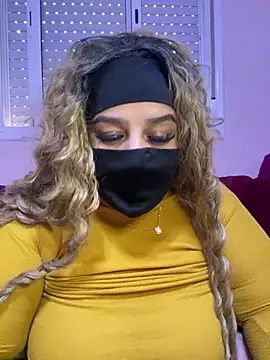 Snapshot of mari_layali chatting on December 23, 2024, 9:05 am mari layali online show from December 23, 2024, 9:05 am