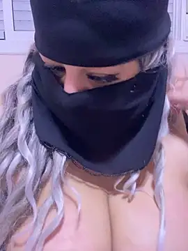 Snapshot of mari_layali chatting on March 17, 2025, 3:47 am mari layali online show from March 17, 2025, 3:47 am