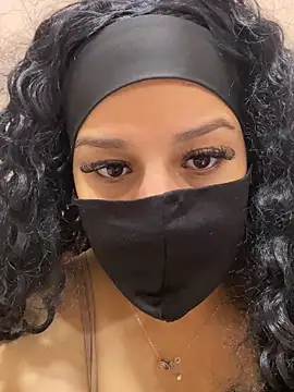 Snapshot of mari_layali chatting on October 31, 2025, 1:23 pm mari layali online show from October 31, 2025, 1:23 pm