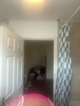 Haleytightlips1986 online show from April 15, 2026, 11:50 am