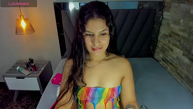 lizziemontana2 online show from October 9, 2025, 7:45 pm