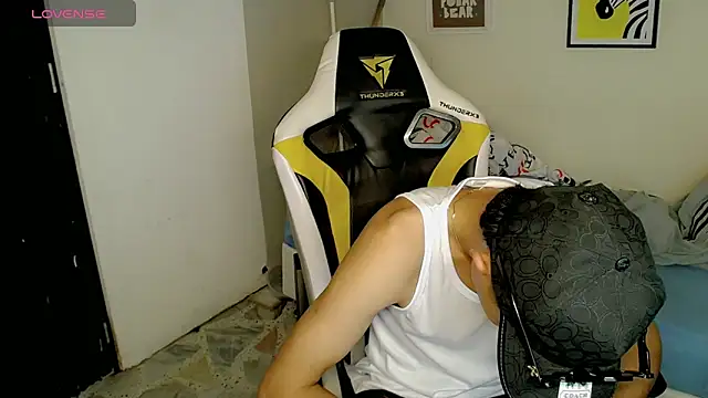 Snapshot of bby_santi chatting on November 1, 2025, 6:54 pm bby santi online show from November 1, 2025, 6:54 pm