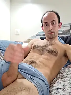 Snapshot of Drobniutki chatting on January 25, 2025, 6:02 pm Drobniutki online show from January 25, 2025, 6:02 pm