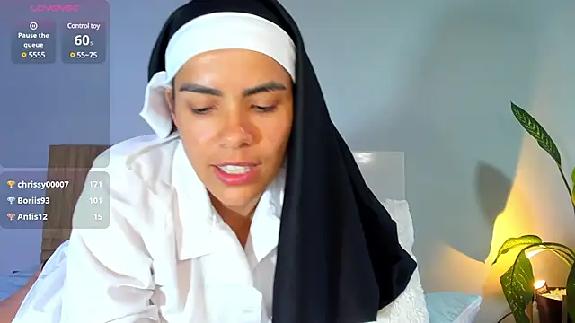 Snapshot of ClaraMariaMon chatting on December 17, 2024, 10:00 pm ClaraMariaMon online show from December 17, 2024, 10:00 pm