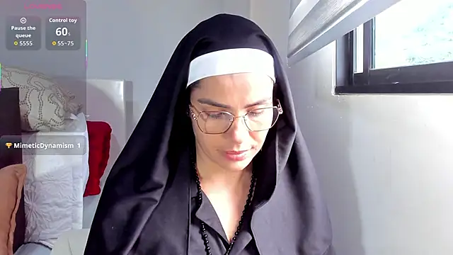 Snapshot of ClaraMariaMon chatting on October 11, 2025, 5:00 pm ClaraMariaMon online show from October 11, 2025, 5:00 pm