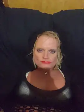 cumlovinsissy online show from July 19, 2026, 8:56 pm