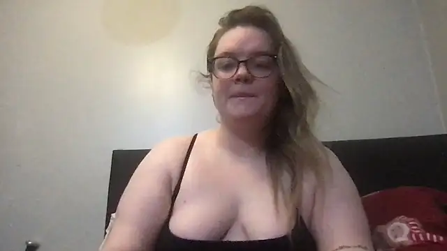 honeyyy24 online show from November 23, 2025, 12:27 pm