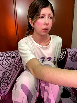 KittieCatty online show from October 23, 2025, 2:05 pm