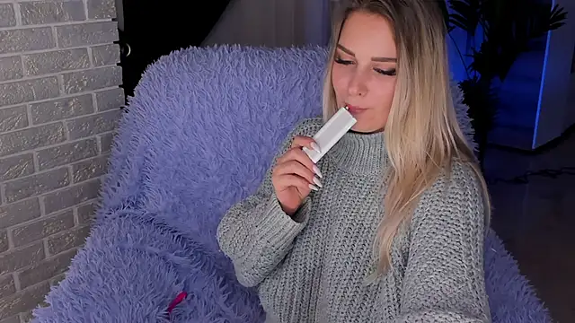 Snapshot of KittiLiza chatting on January 26, 2025, 9:51 pm KittiLiza online show from January 26, 2025, 9:51 pm