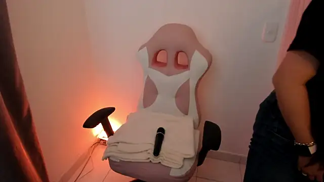 Snapshot of Sweet_Chloe06 chatting on January 21, 2025, 6:55 pm Sweet Chloe06 online show from January 21, 2025, 6:55 pm