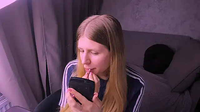 kirraa  online show from March 9, 2025, 6:54 pm