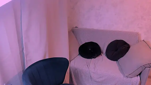 kirraa  online show from March 13, 2025, 7:39 pm