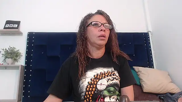 ARTEMIZA LOVE  online show from February 18, 2025, 3:10 pm