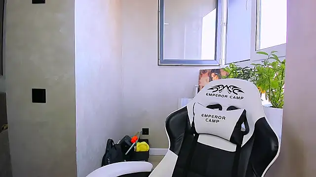 fancy bunny online show from April 15, 2026, 5:03 am