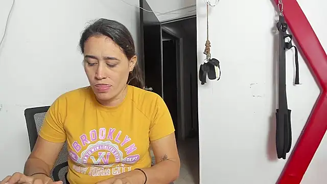 Bdsmsumision online show from December 3, 2025, 3:14 am