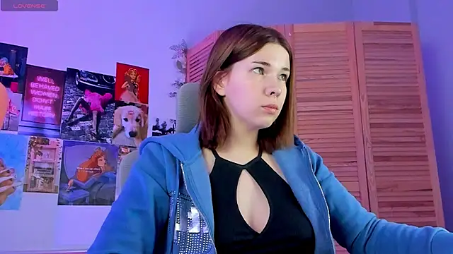 AliceSunday online show from February 6, 2025, 2:04 pm