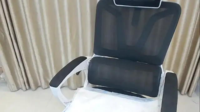 Milk-babier online show from January 10, 2026, 3:58 pm