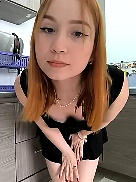 ELIZABETT  online show from December 29, 2024, 5:12 pm