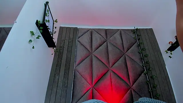 BriaConner  online show from April 20, 2026, 1:41 am