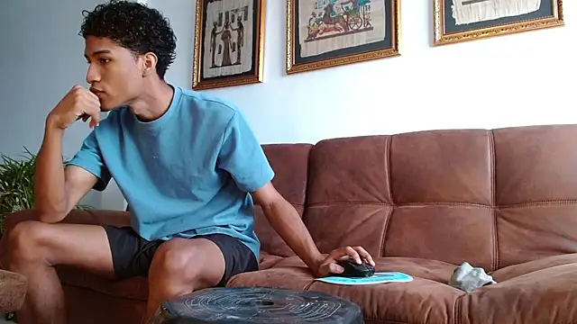 Snapshot of Masterikee chatting on October 23, 2025, 12:15 pm Masterikee online show from October 23, 2025, 12:15 pm