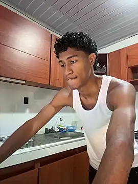 Snapshot of Masterikee chatting on February 17, 2026, 1:29 pm Masterikee online show from February 17, 2026, 1:29 pm