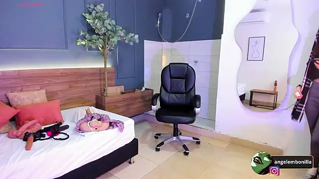 megan morgan01 online show from November 20, 2025, 12:05 pm