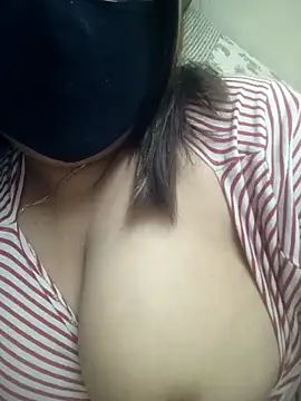 Naughty-Trisha online show from November 5, 2025, 9:53 am