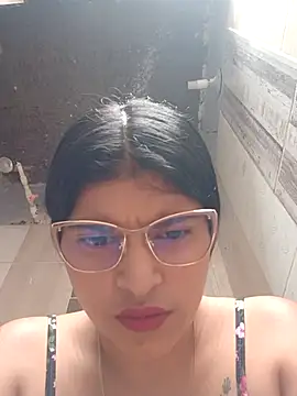 naughty-girl01 online show from January 28, 2025, 1:05 pm