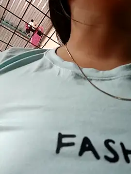 naughty-girl01 online show from February 5, 2025, 1:33 pm