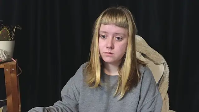 June shy0 online show from November 20, 2025, 7:41 am