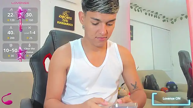 ryan carter08 online show from November 15, 2025, 3:04 am