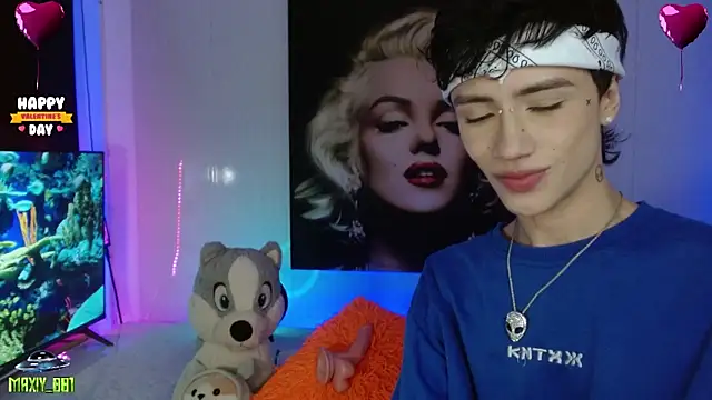 maxiy 001 online show from February 5, 2025, 7:18 am