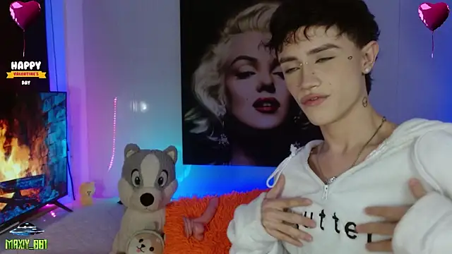 maxiy 001 online show from February 12, 2025, 6:19 am