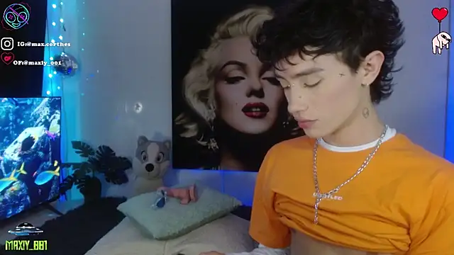 maxiy 001 online show from April 14, 2026, 3:18 pm