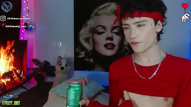 maxiy 001 online show from April 19, 2026, 4:34 am