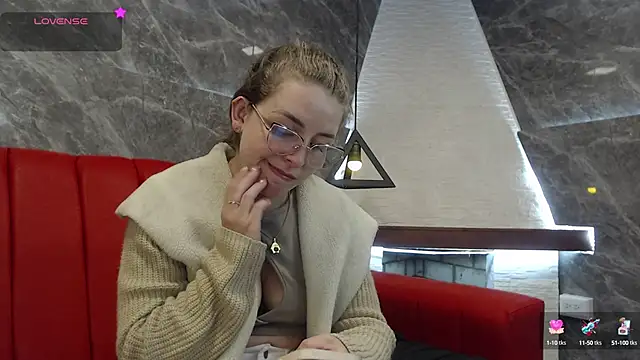  isaabellaa online show from February 19, 2025, 2:44 pm