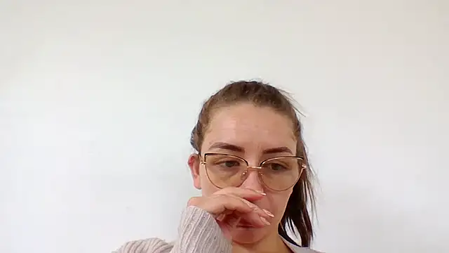  isaabellaa online show from February 28, 2025, 2:42 pm