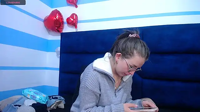  isaabellaa online show from March 16, 2025, 2:55 pm