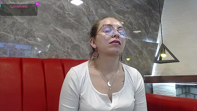  isaabellaa online show from March 19, 2025, 2:35 pm