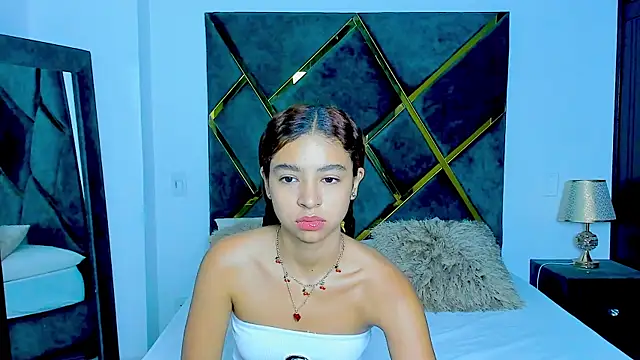 Snapshot of Criss_Ariana chatting on January 7, 2025, 11:48 am Criss Ariana online show from January 7, 2025, 11:48 am