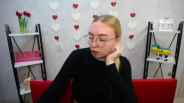 BeatriceFly online show from December 12, 2024, 6:03 am